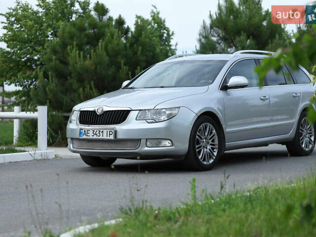 Серый Шкода Суперб, объемом двигателя 1.97 л и пробегом 275 тыс. км за 12300 $, фото 1 на Automoto.ua