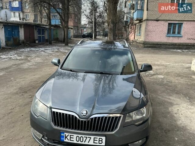 Серый Шкода Суперб, объемом двигателя 1.6 л и пробегом 300 тыс. км за 11000 $, фото 1 на Automoto.ua