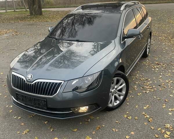 Серый Шкода Суперб, объемом двигателя 2 л и пробегом 258 тыс. км за 11999 $, фото 1 на Automoto.ua