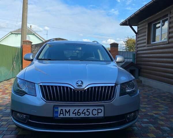 Сірий Шкода Суперб, об'ємом двигуна 1.97 л та пробігом 240 тис. км за 14000 $, фото 1 на Automoto.ua