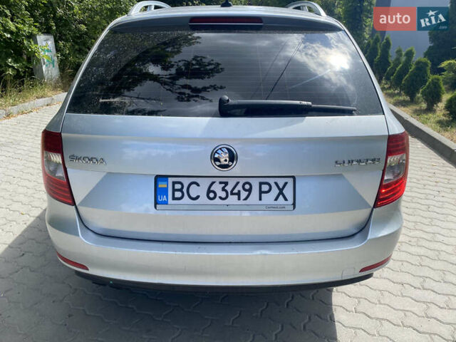 Серый Шкода Суперб, объемом двигателя 1.97 л и пробегом 300 тыс. км за 11000 $, фото 1 на Automoto.ua