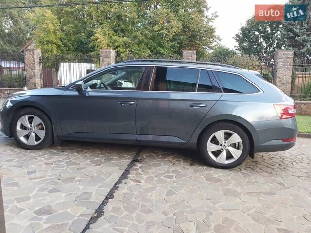 Серый Шкода Суперб, объемом двигателя 1.6 л и пробегом 262 тыс. км за 15900 $, фото 1 на Automoto.ua