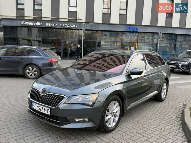 Сірий Шкода Суперб, об'ємом двигуна 2 л та пробігом 245 тис. км за 14900 $, фото 1 на Automoto.ua