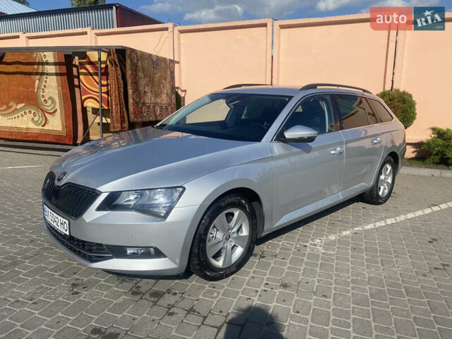 Серый Шкода Суперб, объемом двигателя 2 л и пробегом 272 тыс. км за 15800 $, фото 1 на Automoto.ua