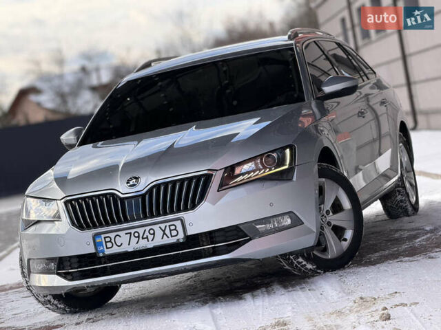 Сірий Шкода Суперб, об'ємом двигуна 1.97 л та пробігом 261 тис. км за 17999 $, фото 1 на Automoto.ua