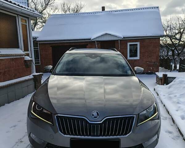 Серый Шкода Суперб, объемом двигателя 1.97 л и пробегом 264 тыс. км за 14300 $, фото 1 на Automoto.ua