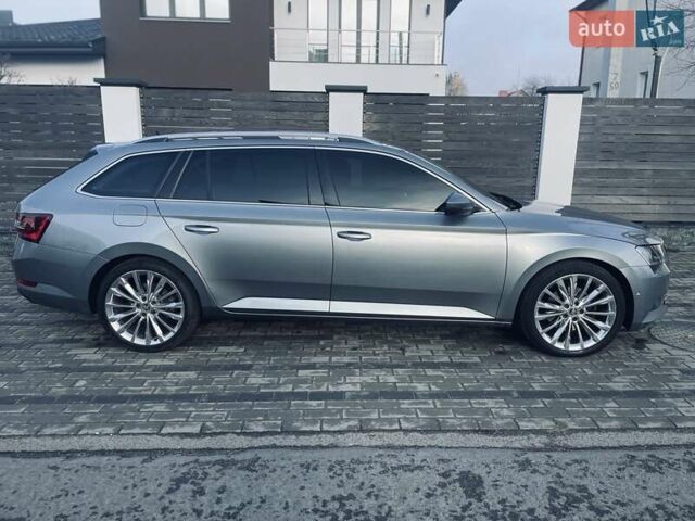 Серый Шкода Суперб, объемом двигателя 1.97 л и пробегом 320 тыс. км за 15500 $, фото 1 на Automoto.ua