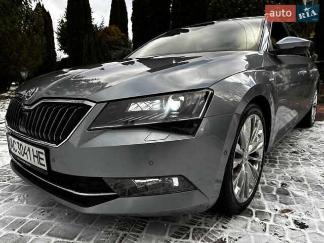 Серый Шкода Суперб, объемом двигателя 2 л и пробегом 326 тыс. км за 16900 $, фото 1 на Automoto.ua
