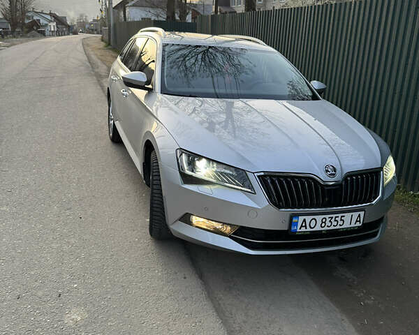 Серый Шкода Суперб, объемом двигателя 1.97 л и пробегом 180 тыс. км за 20200 $, фото 1 на Automoto.ua
