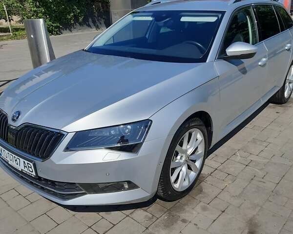 Сірий Шкода Суперб, об'ємом двигуна 1.97 л та пробігом 195 тис. км за 19450 $, фото 1 на Automoto.ua