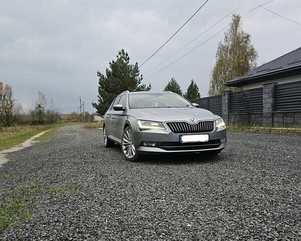 Сірий Шкода Суперб, об'ємом двигуна 2 л та пробігом 241 тис. км за 21700 $, фото 1 на Automoto.ua