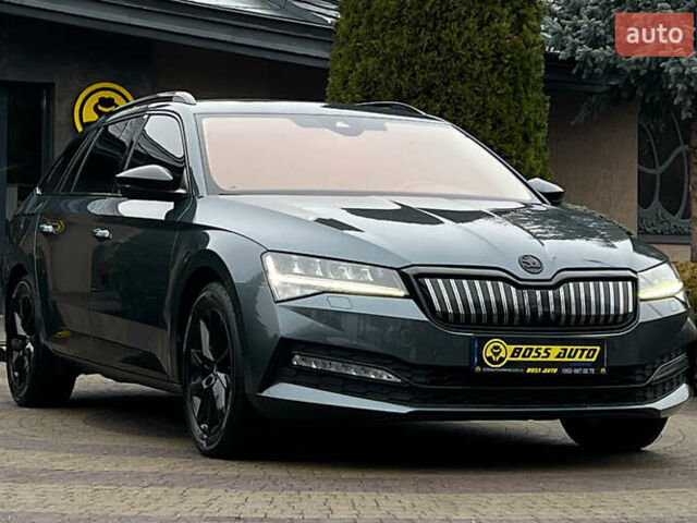 Серый Шкода Суперб, объемом двигателя 1.4 л и пробегом 180 тыс. км за 25999 $, фото 1 на Automoto.ua