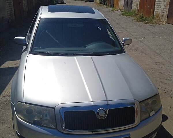 Серый Шкода Суперб, объемом двигателя 1.99 л и пробегом 530 тыс. км за 3600 $, фото 1 на Automoto.ua