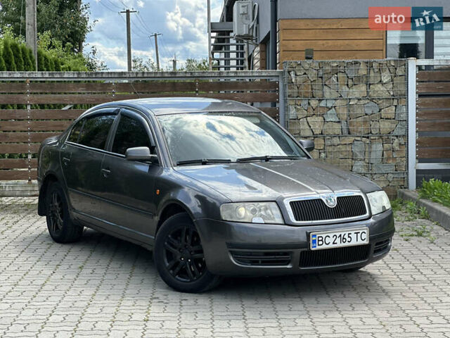 Серый Шкода Суперб, объемом двигателя 1.98 л и пробегом 364 тыс. км за 2400 $, фото 1 на Automoto.ua