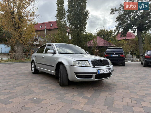 Серый Шкода Суперб, объемом двигателя 1.78 л и пробегом 365 тыс. км за 3900 $, фото 1 на Automoto.ua