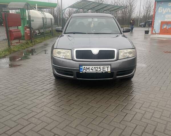 Серый Шкода Суперб, объемом двигателя 1.8 л и пробегом 260 тыс. км за 5300 $, фото 1 на Automoto.ua