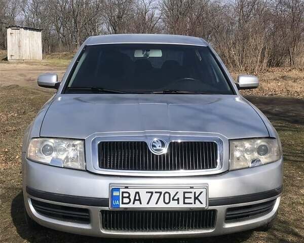 Серый Шкода Суперб, объемом двигателя 1.8 л и пробегом 287 тыс. км за 4950 $, фото 1 на Automoto.ua