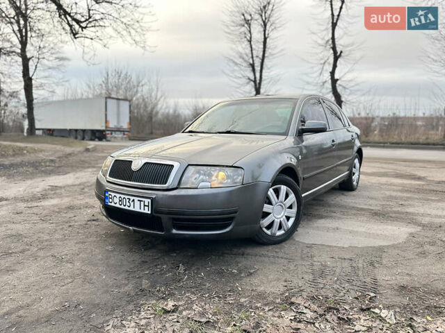 Серый Шкода Суперб, объемом двигателя 1.78 л и пробегом 315 тыс. км за 3900 $, фото 1 на Automoto.ua