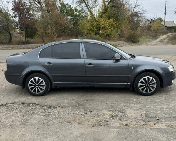 Сірий Шкода Суперб, об'ємом двигуна 1.78 л та пробігом 330 тис. км за 5000 $, фото 1 на Automoto.ua