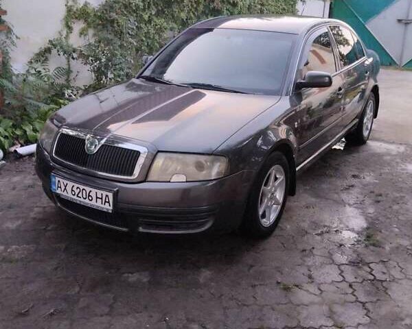 Сірий Шкода Суперб, об'ємом двигуна 1.8 л та пробігом 223 тис. км за 5600 $, фото 1 на Automoto.ua