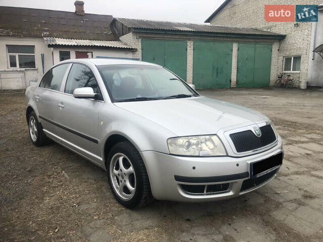 Серый Шкода Суперб, объемом двигателя 2 л и пробегом 350 тыс. км за 2599 $, фото 1 на Automoto.ua