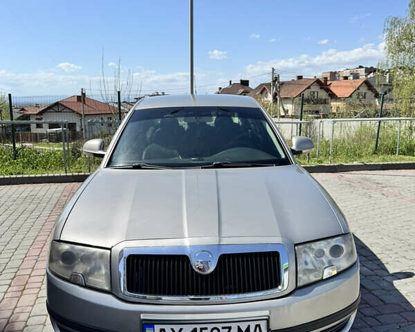 Серый Шкода Суперб, объемом двигателя 1.78 л и пробегом 267 тыс. км за 4500 $, фото 1 на Automoto.ua