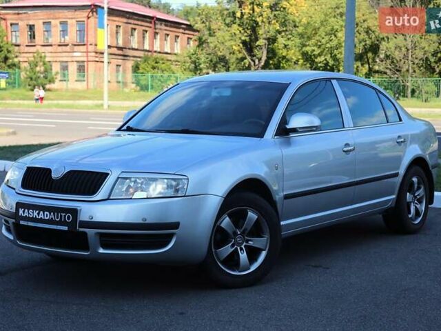 Серый Шкода Суперб, объемом двигателя 1.78 л и пробегом 85 тыс. км за 8100 $, фото 1 на Automoto.ua