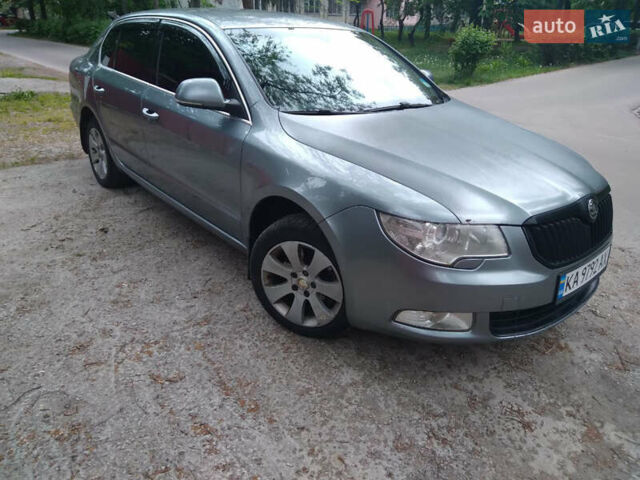 Сірий Шкода Суперб, об'ємом двигуна 1.8 л та пробігом 250 тис. км за 9000 $, фото 1 на Automoto.ua