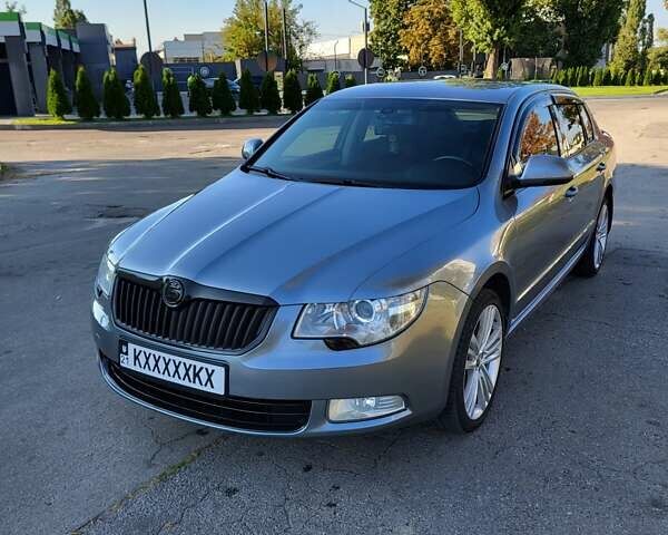 Сірий Шкода Суперб, об'ємом двигуна 1.78 л та пробігом 240 тис. км за 8600 $, фото 1 на Automoto.ua