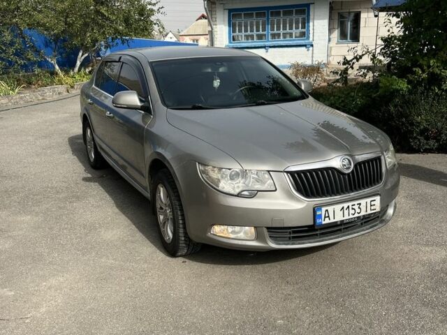 Сірий Шкода Суперб, об'ємом двигуна 1.9 л та пробігом 175 тис. км за 9000 $, фото 1 на Automoto.ua