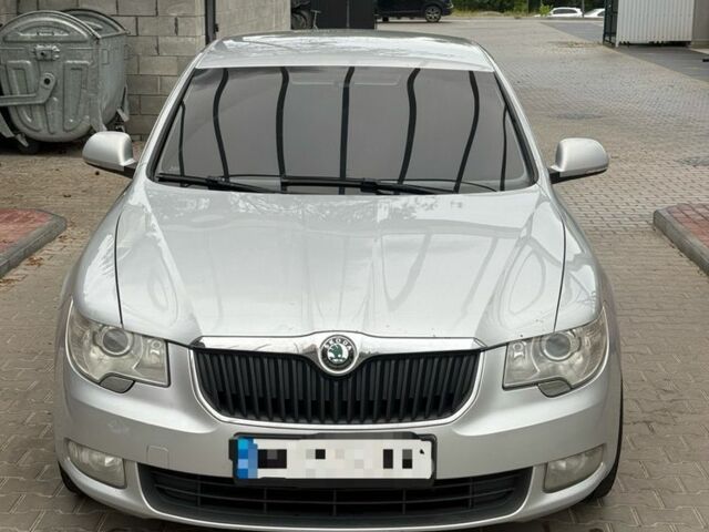 Сірий Шкода Суперб, об'ємом двигуна 2 л та пробігом 450 тис. км за 4500 $, фото 1 на Automoto.ua