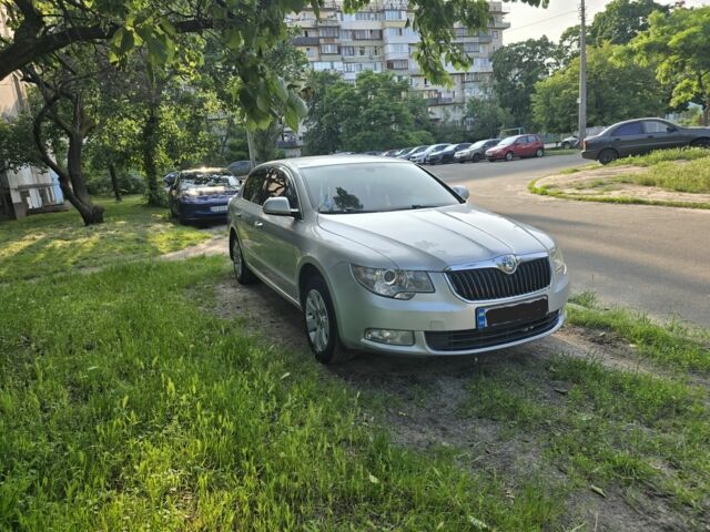 Сірий Шкода Суперб, об'ємом двигуна 0 л та пробігом 227 тис. км за 8000 $, фото 1 на Automoto.ua