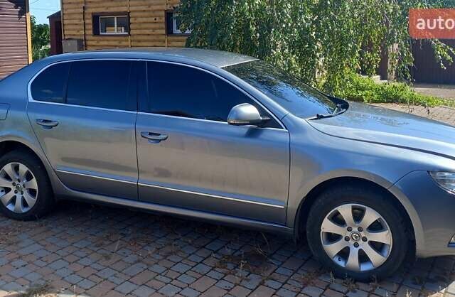 Серый Шкода Суперб, объемом двигателя 1.79 л и пробегом 149 тыс. км за 9000 $, фото 1 на Automoto.ua