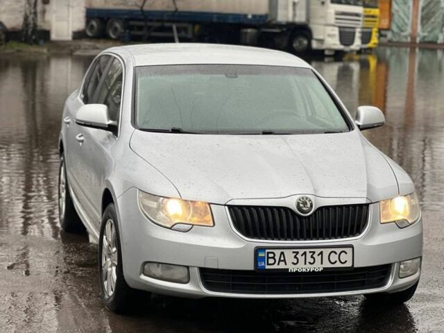 Сірий Шкода Суперб, об'ємом двигуна 2 л та пробігом 245 тис. км за 9900 $, фото 1 на Automoto.ua