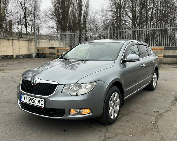 Серый Шкода Суперб, объемом двигателя 1.8 л и пробегом 193 тыс. км за 8200 $, фото 1 на Automoto.ua