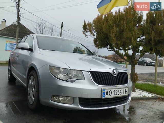 Серый Шкода Суперб, объемом двигателя 2 л и пробегом 280 тыс. км за 9500 $, фото 1 на Automoto.ua