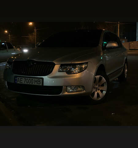 Серый Шкода Суперб, объемом двигателя 1.8 л и пробегом 120 тыс. км за 11999 $, фото 1 на Automoto.ua