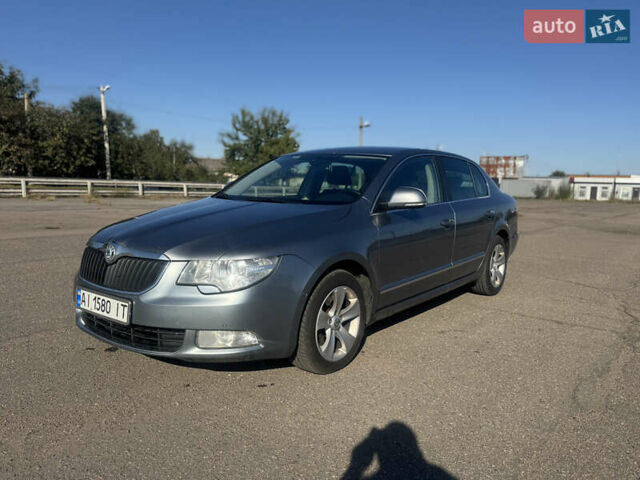 Серый Шкода Суперб, объемом двигателя 1.97 л и пробегом 256 тыс. км за 9999 $, фото 1 на Automoto.ua