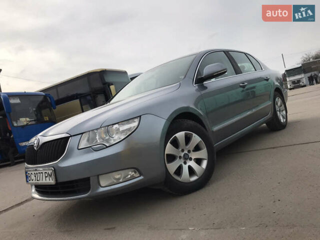 Серый Шкода Суперб, объемом двигателя 2 л и пробегом 255 тыс. км за 11300 $, фото 1 на Automoto.ua