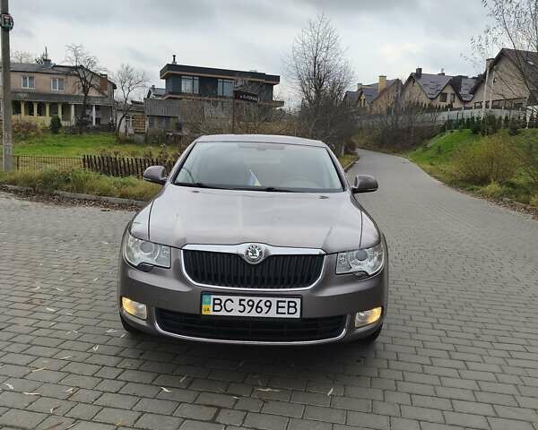 Серый Шкода Суперб, объемом двигателя 1.8 л и пробегом 140 тыс. км за 10800 $, фото 1 на Automoto.ua