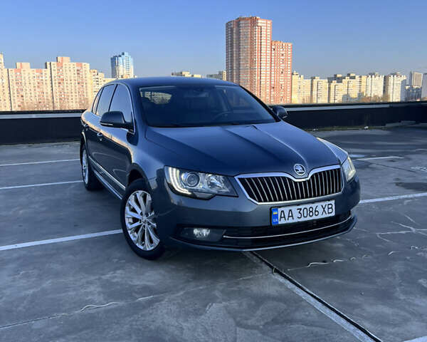 Сірий Шкода Суперб, об'ємом двигуна 1.97 л та пробігом 181 тис. км за 17500 $, фото 1 на Automoto.ua