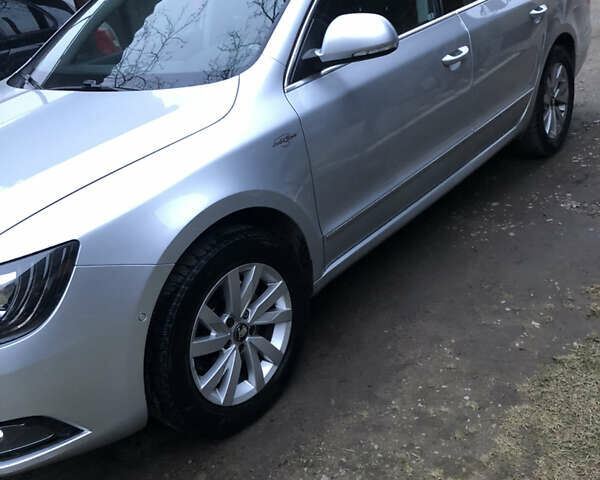 Сірий Шкода Суперб, об'ємом двигуна 2 л та пробігом 297 тис. км за 12200 $, фото 1 на Automoto.ua