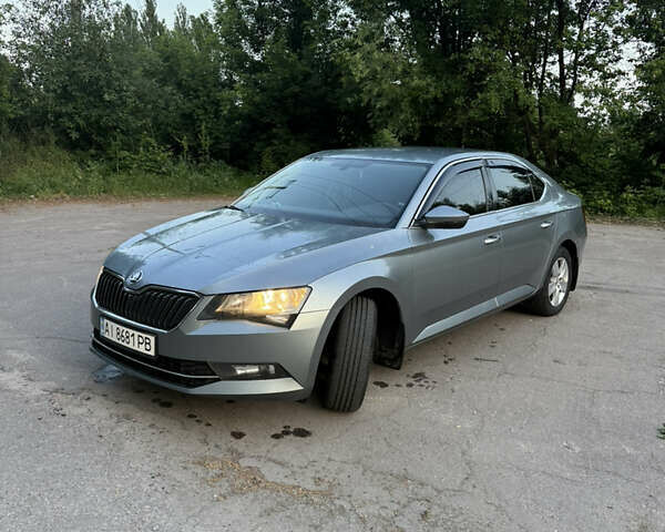 Сірий Шкода Суперб, об'ємом двигуна 1.8 л та пробігом 156 тис. км за 14800 $, фото 1 на Automoto.ua