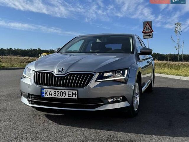 Серый Шкода Суперб, объемом двигателя 1.8 л и пробегом 128 тыс. км за 16900 $, фото 1 на Automoto.ua