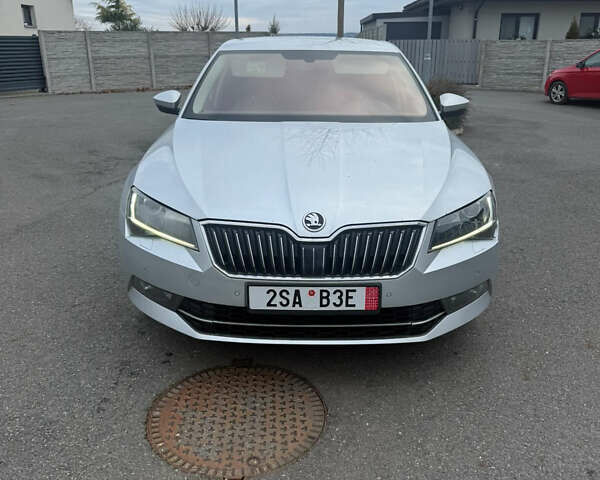 Серый Шкода Суперб, объемом двигателя 2 л и пробегом 360 тыс. км за 12300 $, фото 1 на Automoto.ua