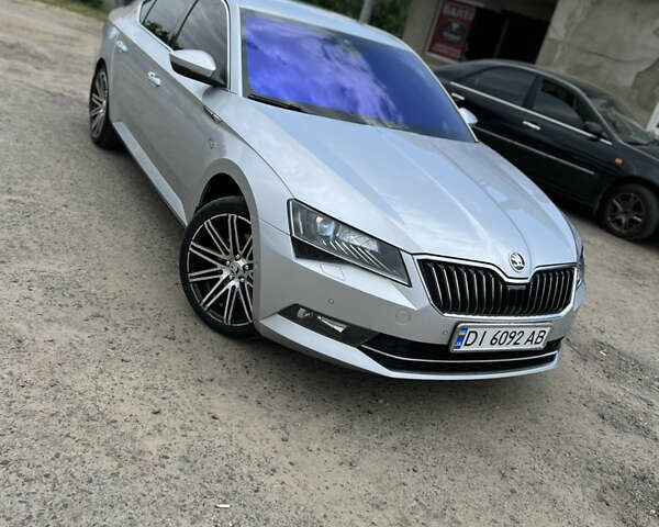 Сірий Шкода Суперб, об'ємом двигуна 1.97 л та пробігом 262 тис. км за 18000 $, фото 1 на Automoto.ua