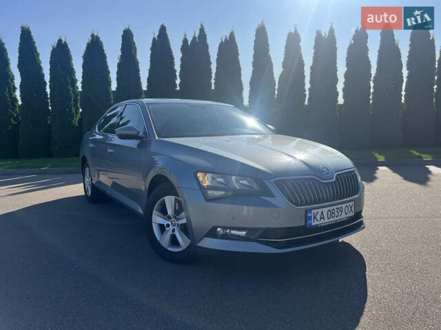 Серый Шкода Суперб, объемом двигателя 1.8 л и пробегом 122 тыс. км за 15500 $, фото 1 на Automoto.ua