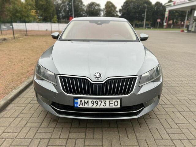 Серый Шкода Суперб, объемом двигателя 2 л и пробегом 242 тыс. км за 15000 $, фото 1 на Automoto.ua