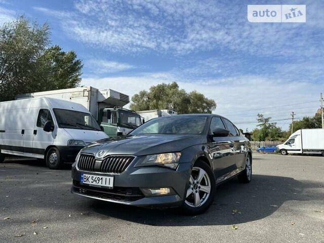 Серый Шкода Суперб, объемом двигателя 1.6 л и пробегом 176 тыс. км за 11500 $, фото 1 на Automoto.ua