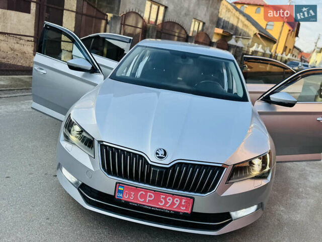 Серый Шкода Суперб, объемом двигателя 2 л и пробегом 210 тыс. км за 16450 $, фото 1 на Automoto.ua